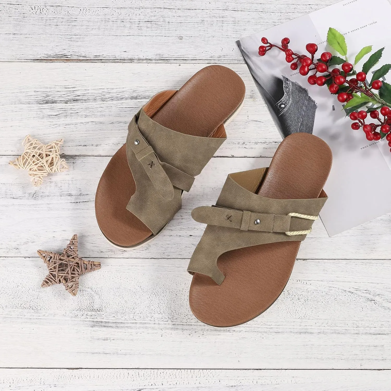 Eduavar Sandals Women Comfortable, Sandals Women Dressy Summer Flat Ring Toe Sandals Casual Beach Flip Flops Leather Sandals