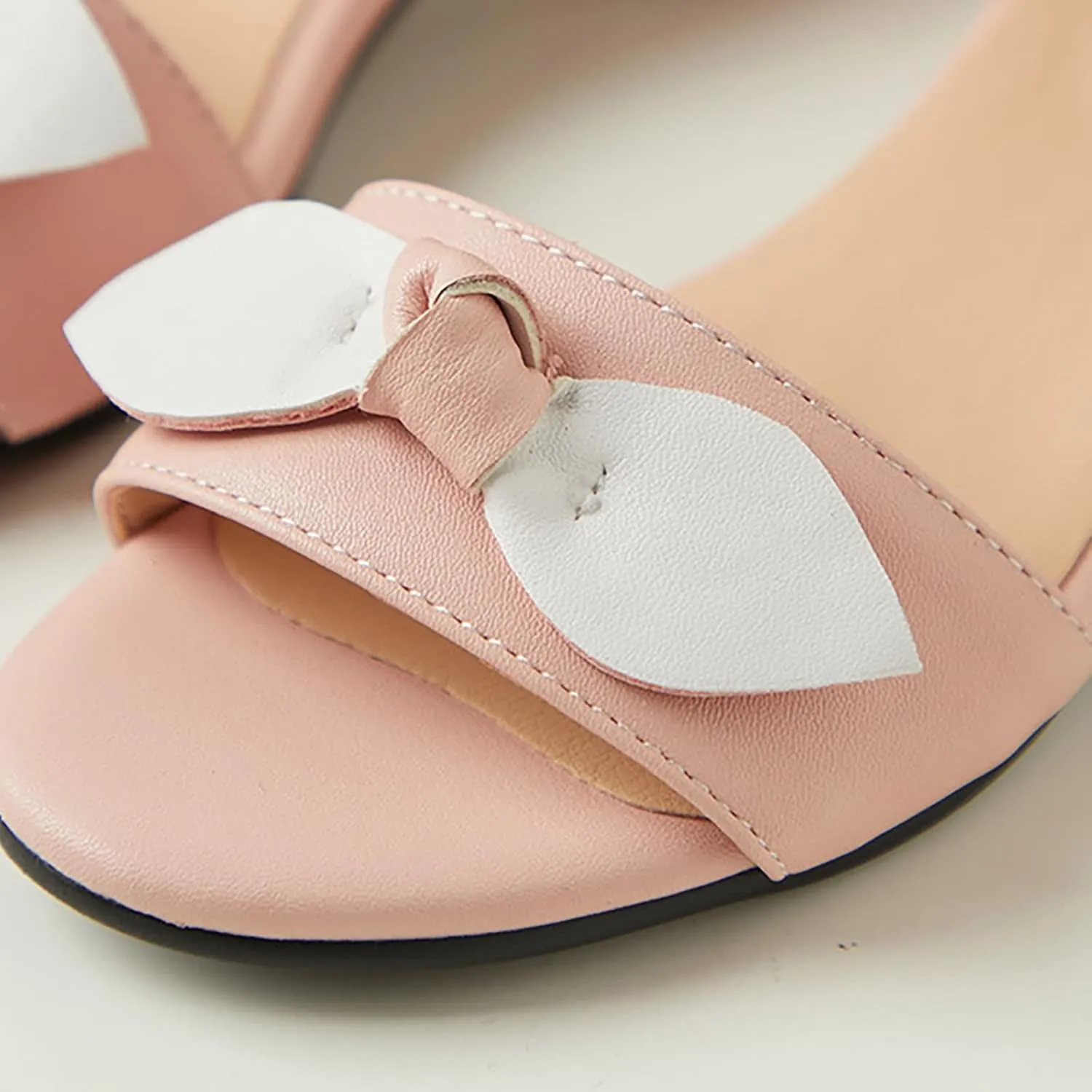Low Heel Closed Toe Ankle Strap Sandals for Kids Girls Buckle Strap Prom Dress Shoes for School Dance Performance