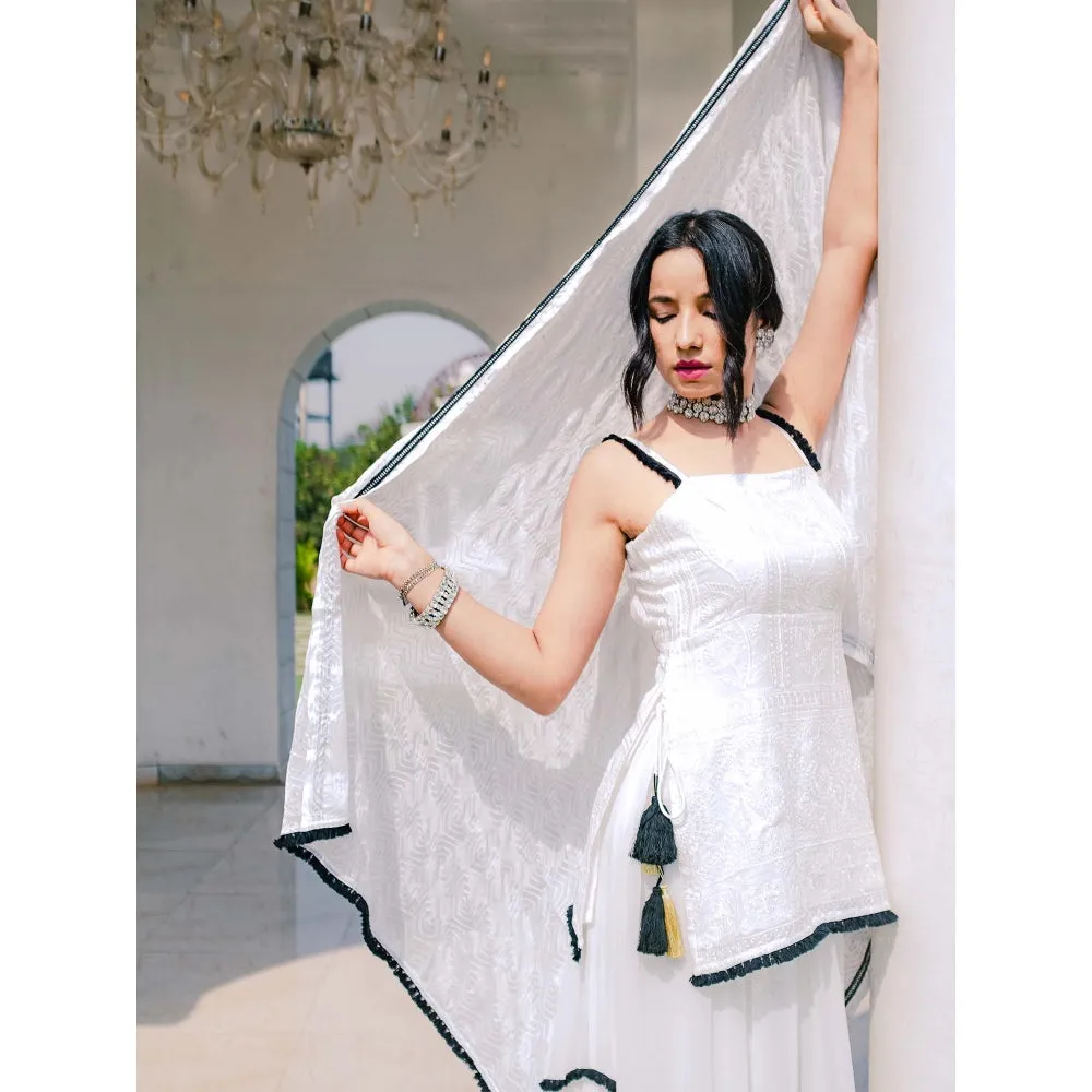 MONK & MEI Sharmila Chikanakari Kurta- White