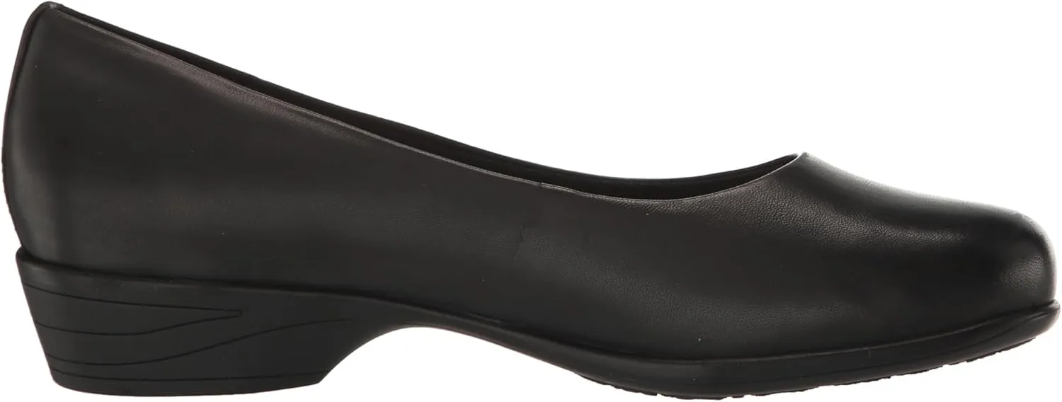 Trotters Women's Rozalin Loafer Flat