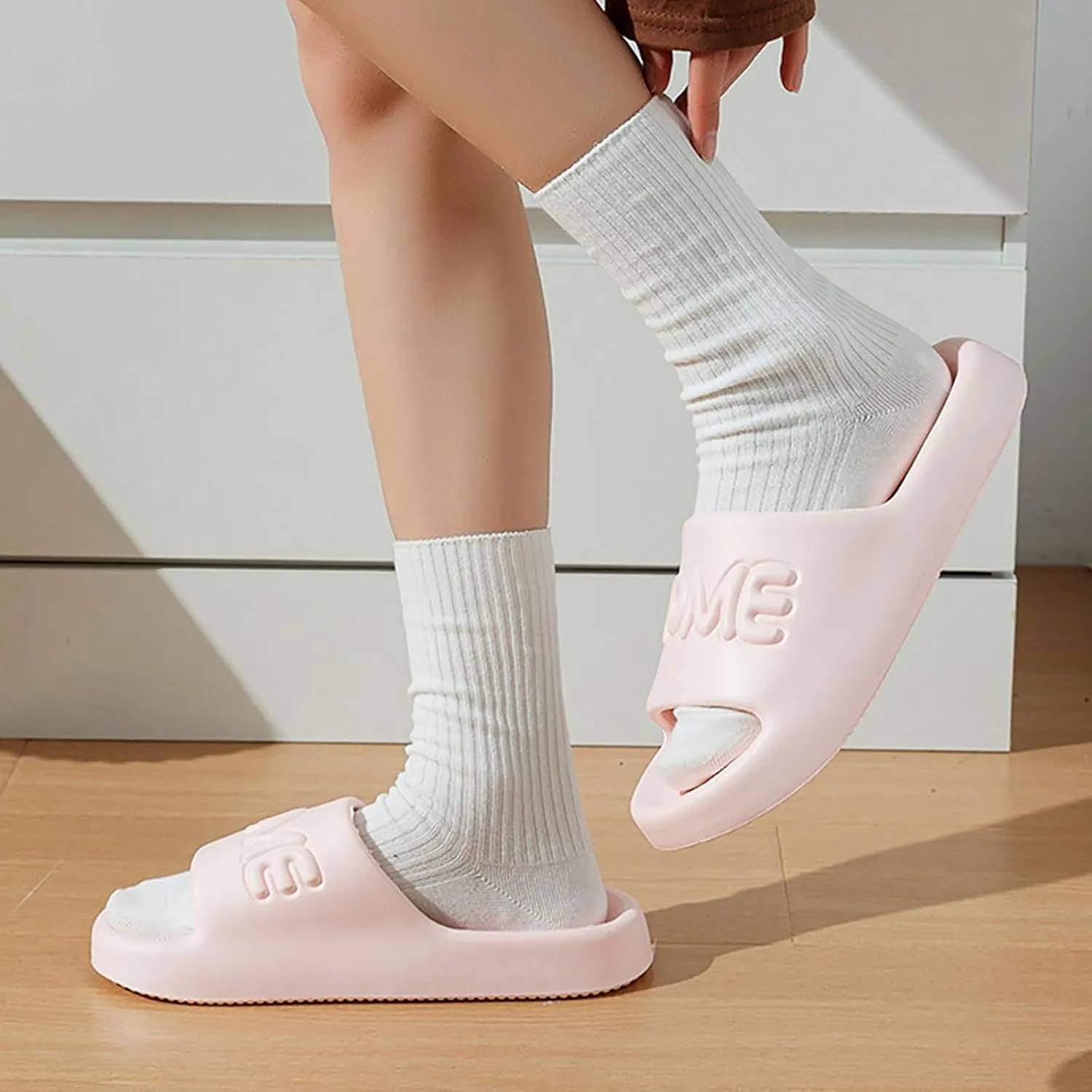 Women's Flat Slippers Non Slip Indoor Home House Beach Shoes Non Slip Pool Slides Pillow Slippers for Women